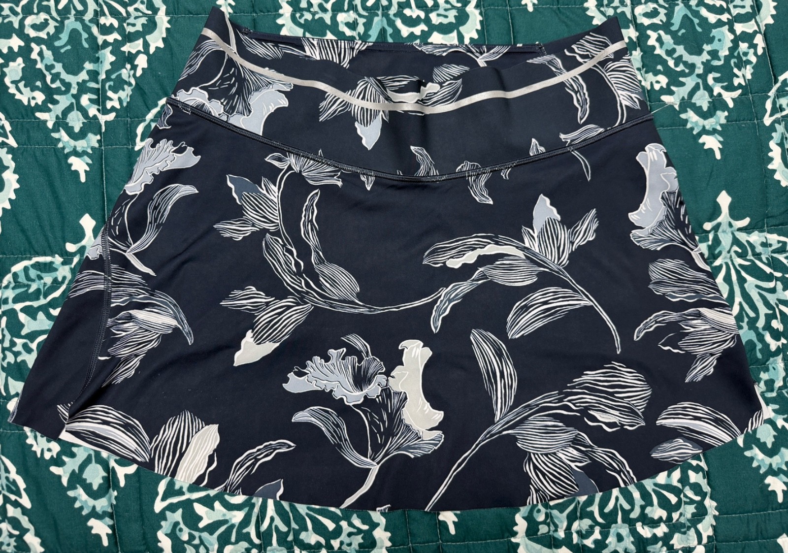 Athleta Floral Sonic Skort Women’s Medium Navy Blue Floral Tennis Golf Picklebal