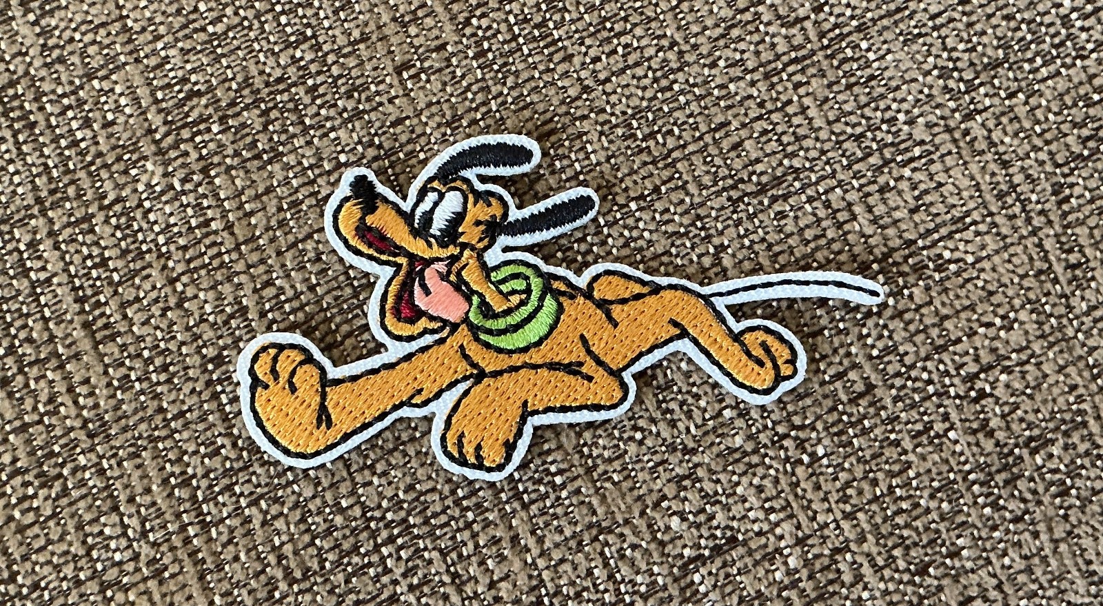 PLUTO - DISNEY - Embroidered Iron-On/Sew-On Patch PLUTO - DISNEY - Embroidered Iron-On/Sew-On Patch