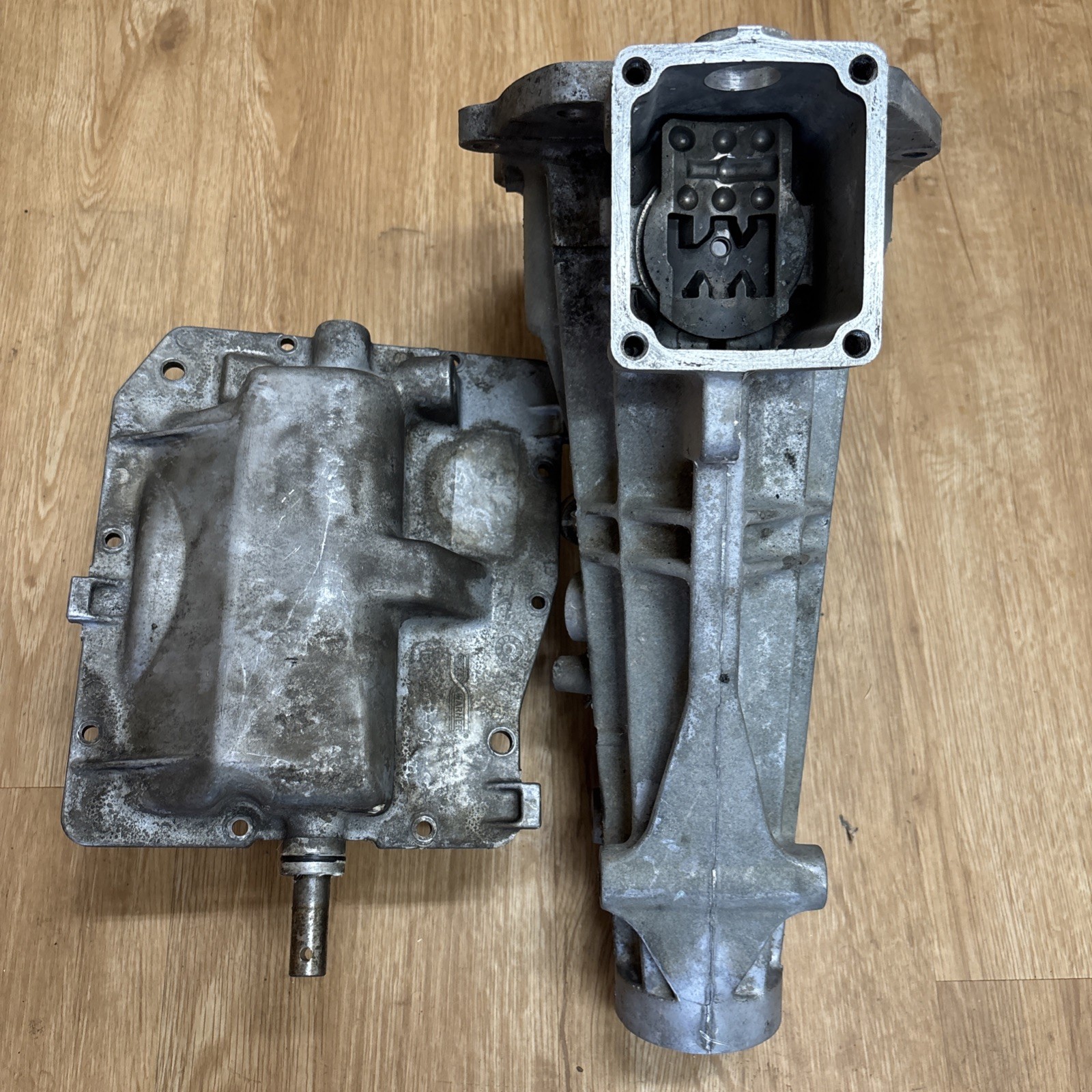 Borg Warner WC Chevy S10 T5 Top Cover & Tail Housing