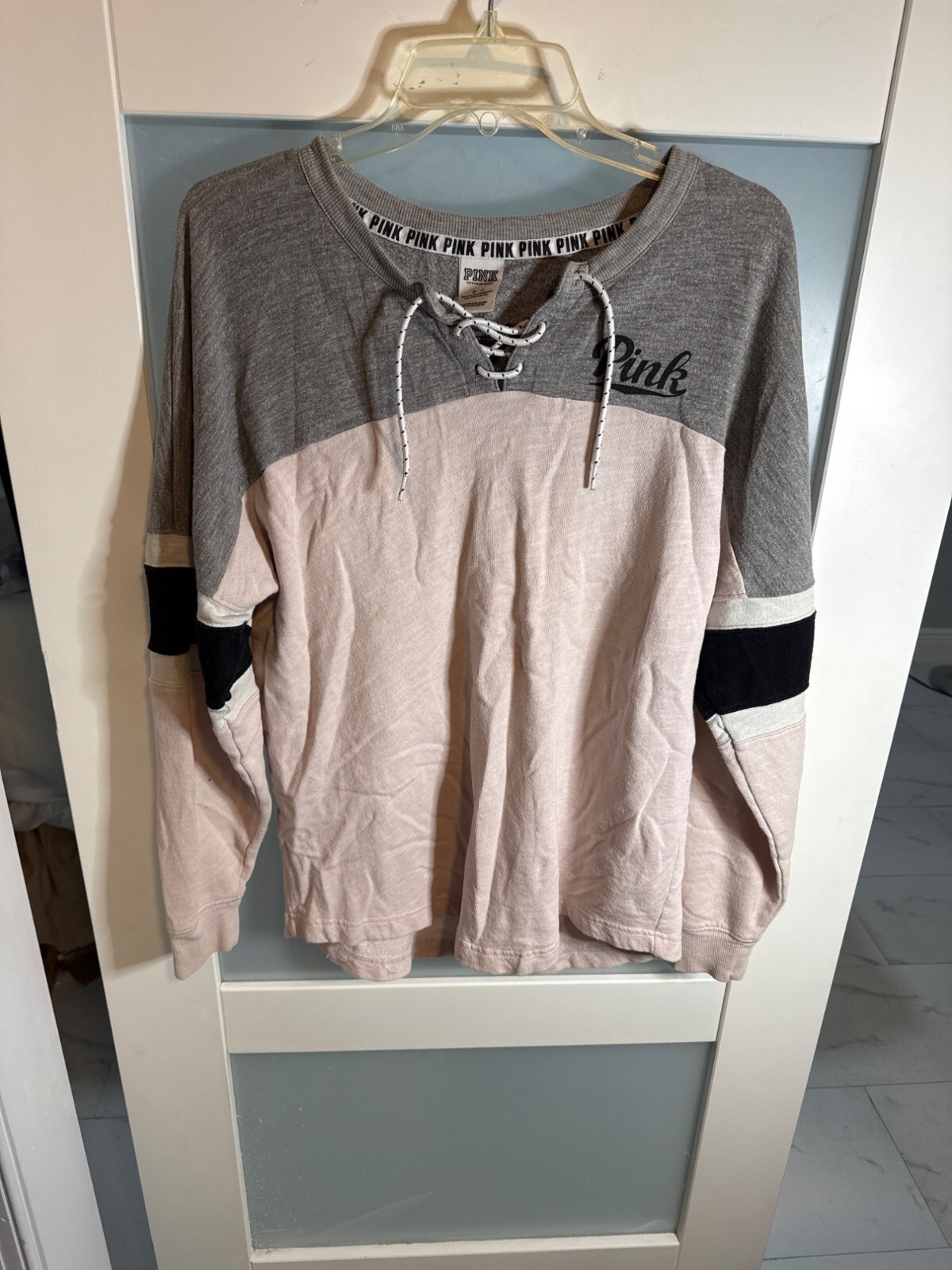 Victorias Secret Pink M Colorblock Lace-Up Long Sleeve Pullover Sweatshirt 26-35
