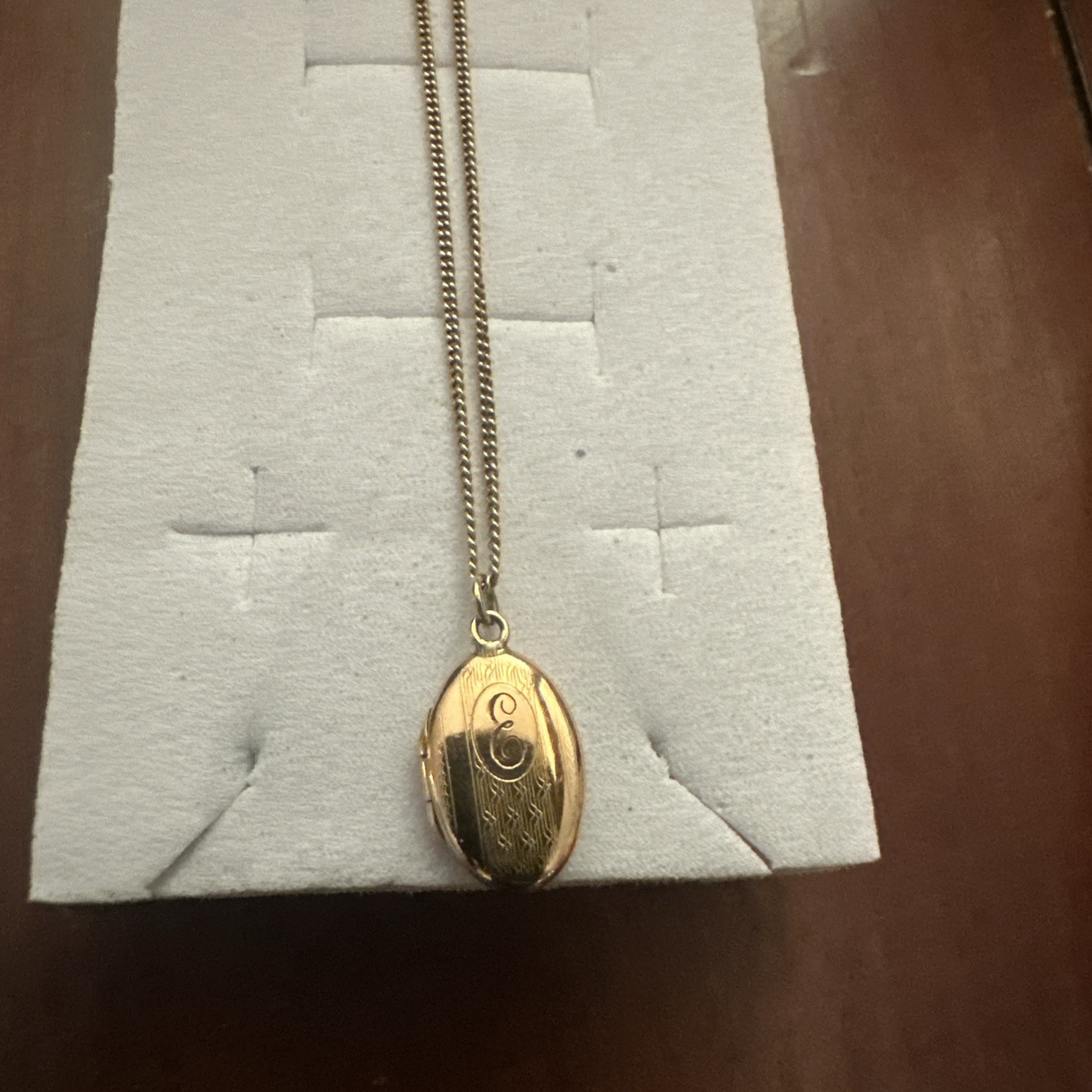Antique 14K Solid Gold Child's Locket and Chain Etched Front Weighs 1.8g Antique 14K Solid Gold Child's Locket and Chain Etched Front Weighs 1.8g