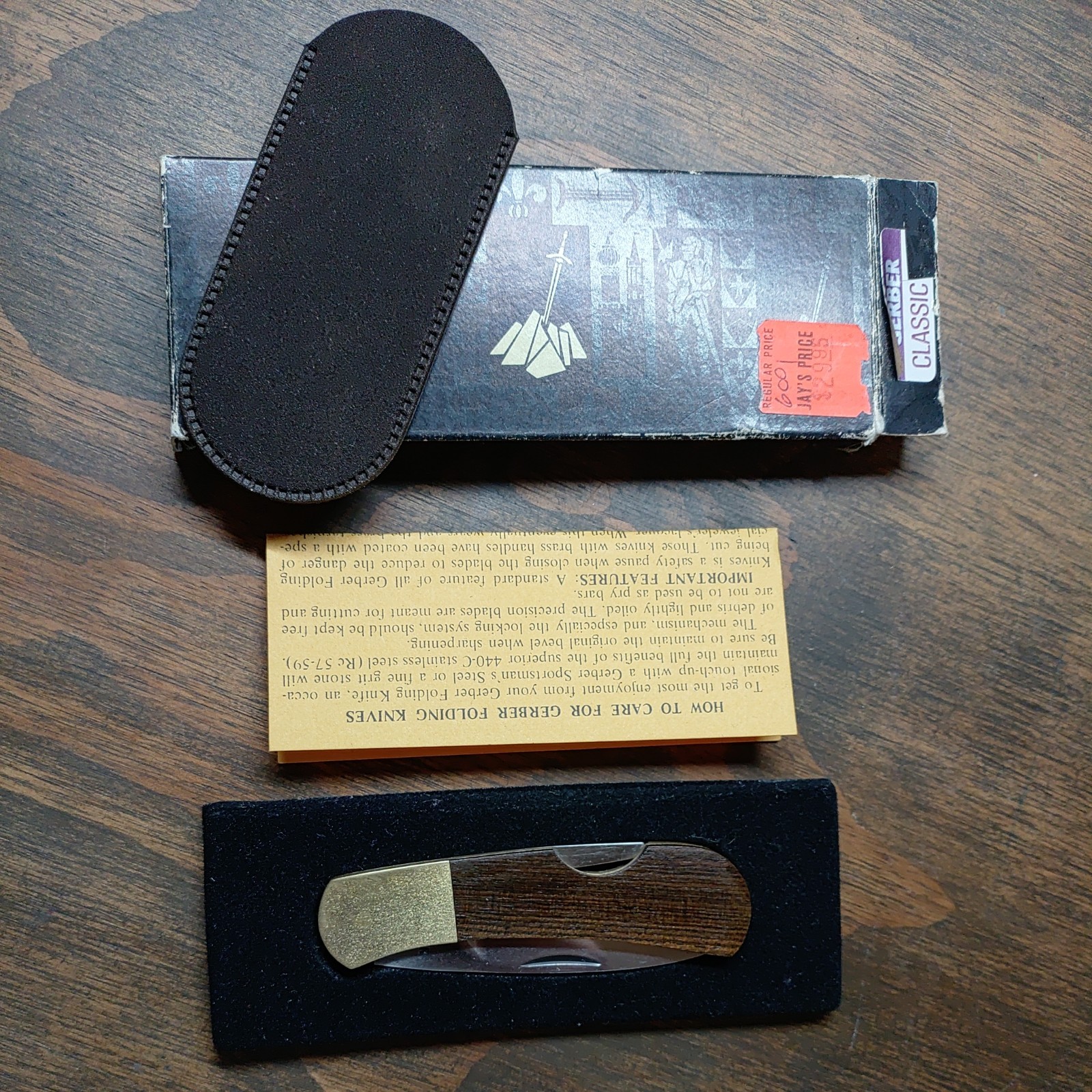 Vintage Gerber Classic pocket knife Box and paperwork (DS1003)