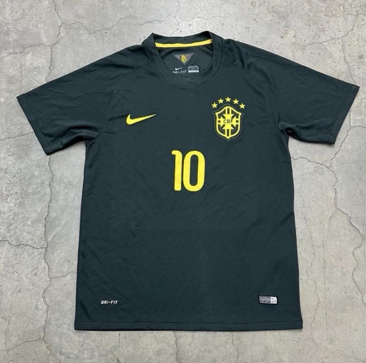 VTG 2014 Nike Neymar Jr Brazil Third Kit Green Soccer Kit Jersey VTG 2014 Nike Neymar Jr Brazil Third Kit Green Soccer Kit Jersey