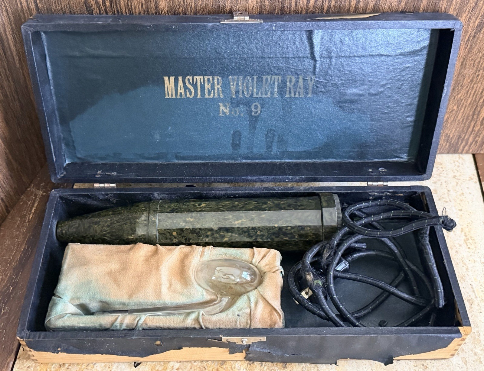 1920\'s Medical Quackery Master Violet Ray No 9 Device With Case & Attachment 1920\'s Medical Quackery Master Violet Ray No 9 Device With Case & Attachment