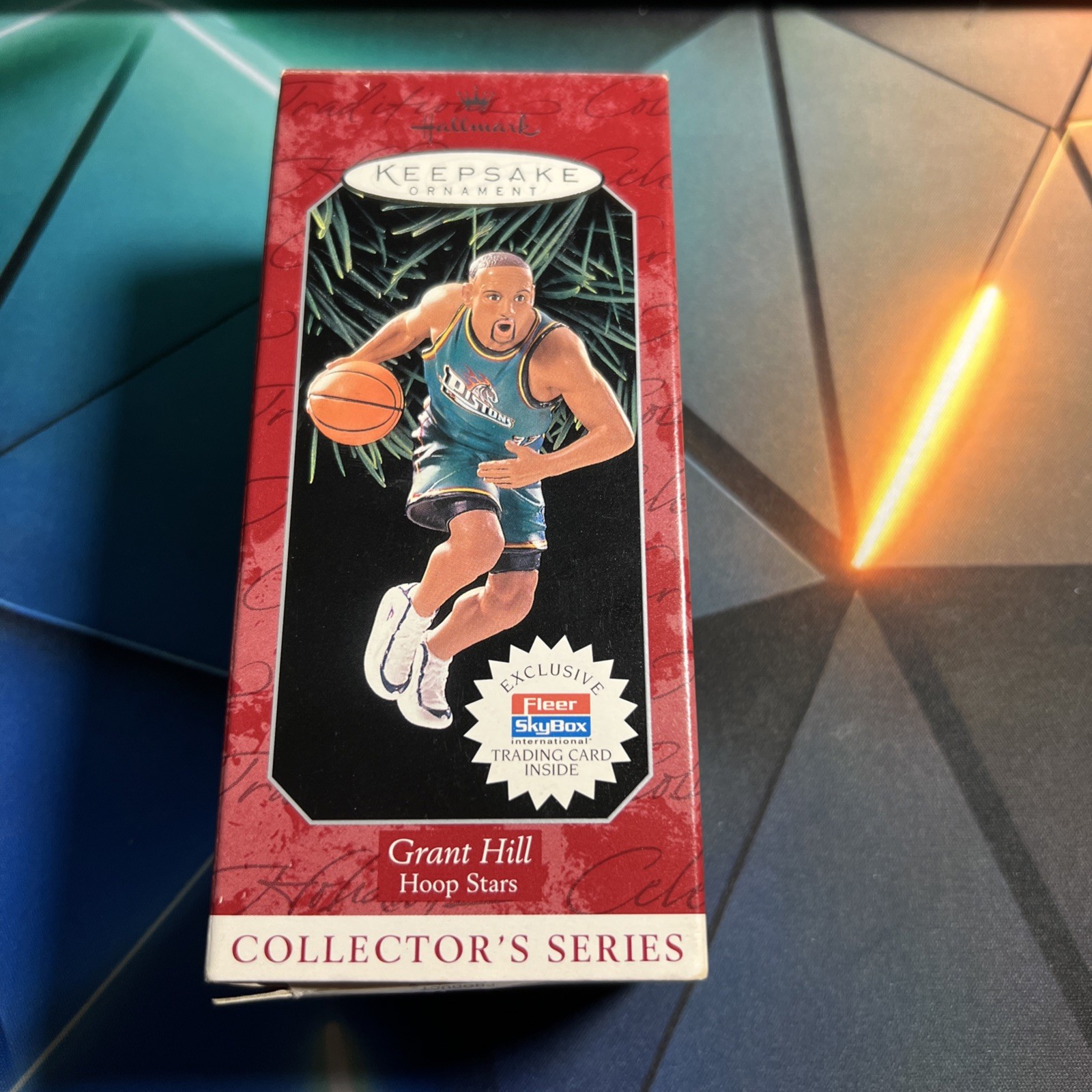 ☆ NEW GRANT HILL 1998 Hallmark Keepsake Ornament NIB w Fleer Skybox Trading Card