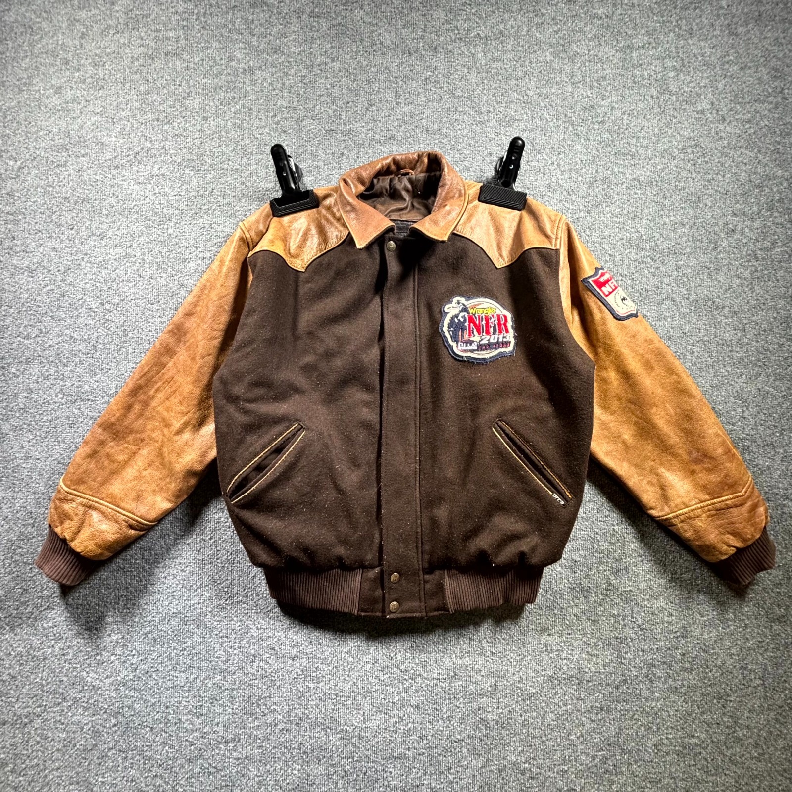 Wrangler NFR 2013 Las Vegas ProRodeo Jacket Men\'s Large Brown Leather Outdoors