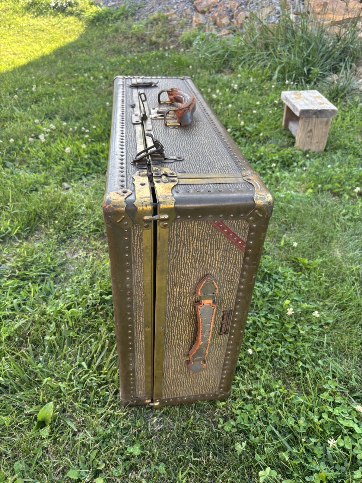 This appears to be a vintage suitcase from brands such as Hartmann 