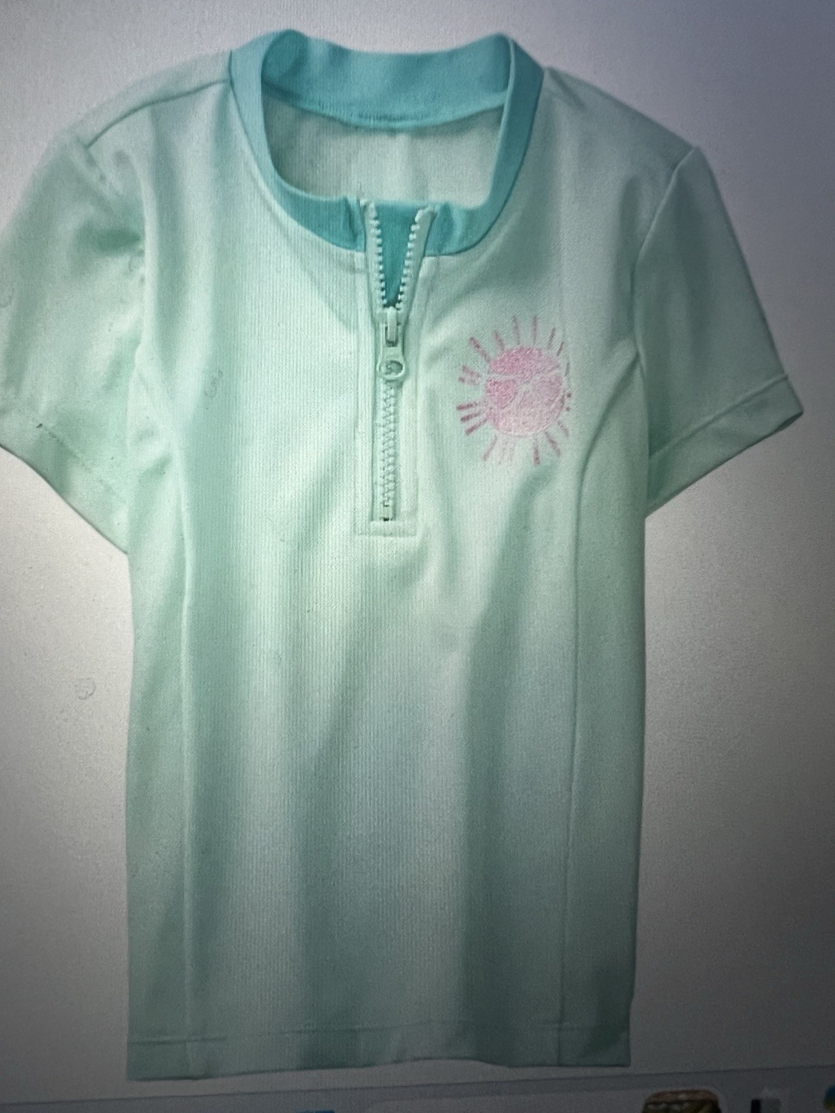NWT Gymboree Sz 4 Pastle Green Rash Guard top shirt sun Swim Xs Zip Upf Maillot NWT Gymboree Sz 4 Pastle Green Rash Guard top shirt sun Swim Xs Zip Upf Maillot