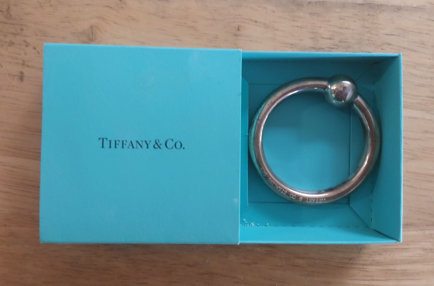JULIEN\'S AUCTIONS PLAYBOY ESTATE OF HUGH HEFNER  TIFFANY & Co. TEETHING RING 
