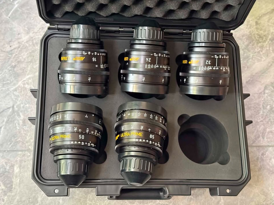 ARRI Ultra Prime 5-Lens Set 16/24/32/50/85mm T1.9 PL Mount Super 35 - Excellent