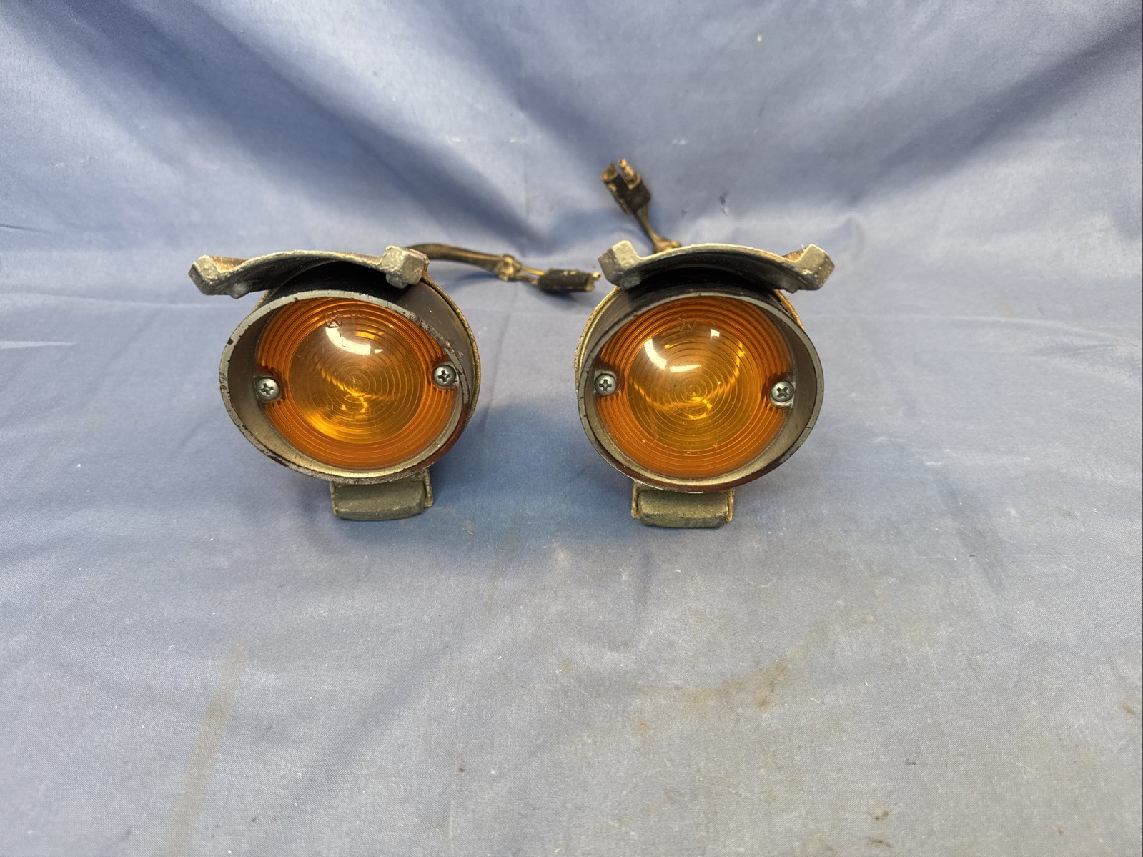 1968 1969 Dodge Coronet Pair Original Front Turn Parking Light Signal Assemblies