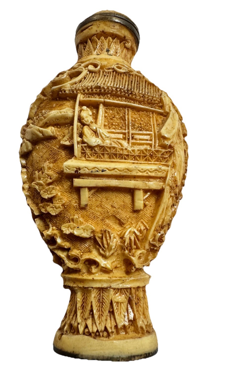 Vintage Chinese Carved Bottle Qianlong Mark Figural Scene Spoon Stopper