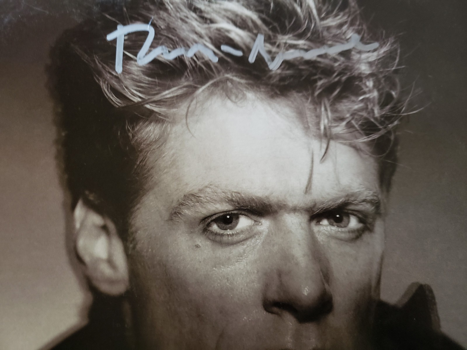 AUTOGRAPHED 1980s MINT-EXC LP & VG+ COVER Bryan Adams – Reckless LP33