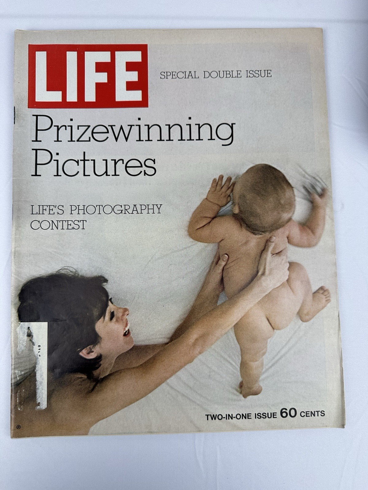 LIFE MAGAZINE DEC 25 1970 Special Double Iss Prizewinning Picture Photog Contest