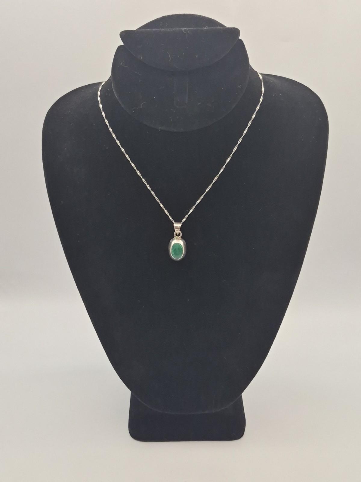 Vintage Malachite Pendant With A Modern Unique Twisted Link Chain 925 Silver.