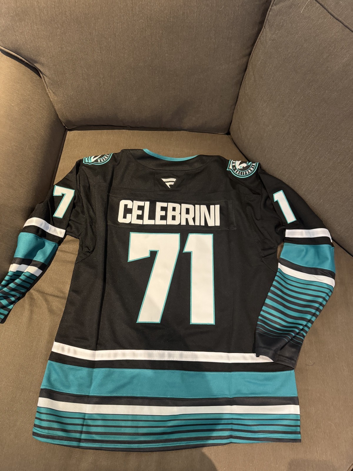 Macklin Celebrini San Jose Sharks Black Jersey Mens Size Small (46)