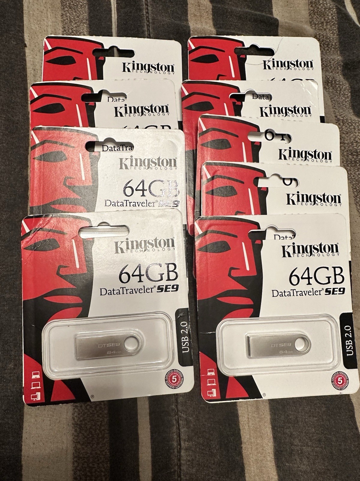 9 Kingston DataTraveler® SE9 64 GB USB Flash drives 9 Kingston DataTraveler® SE9 64 GB USB Flash drives