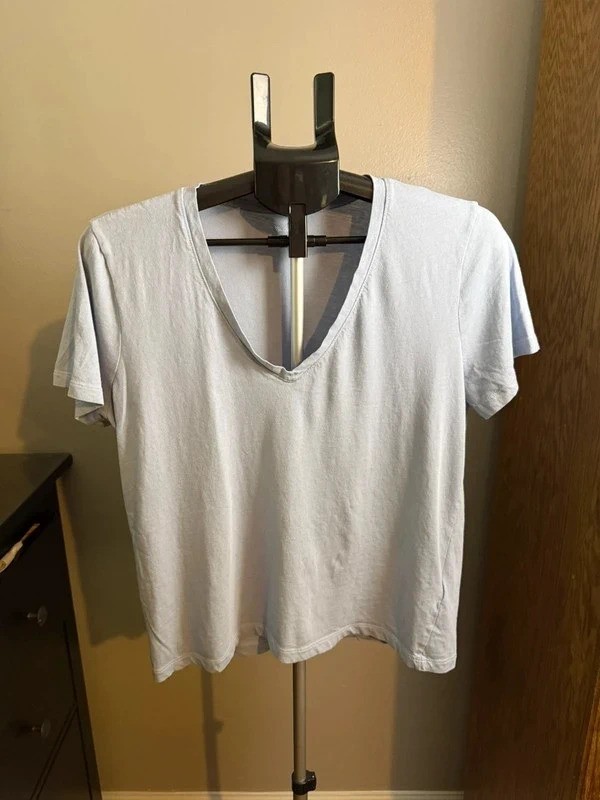 Madewell Size L Light Blue V-Neck Short Sleeve T-Shirt
