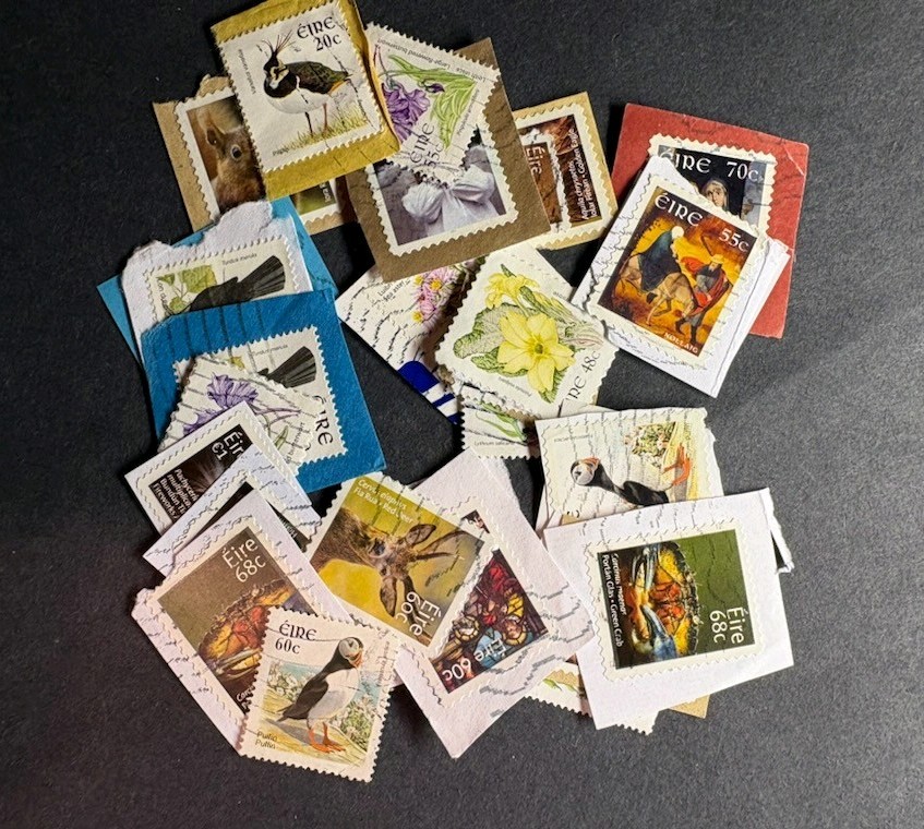 Ireland Stamps* Lot Of 30 Different Used On Paper Ireland Stamps* Lot Of 30 Different Used On Paper