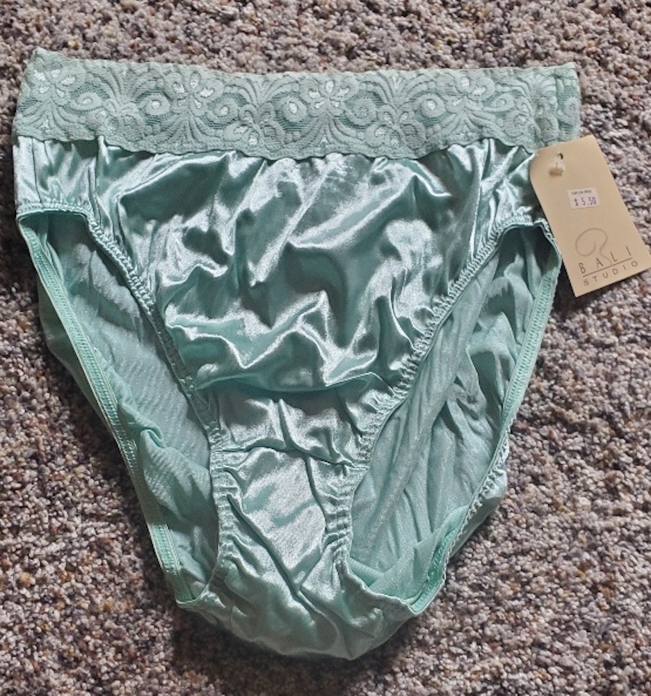 Vtg BALI Hi-Cut Shiny/Wet Look Second Skin Satin Panties Olga-Style Lace, 8, NWT