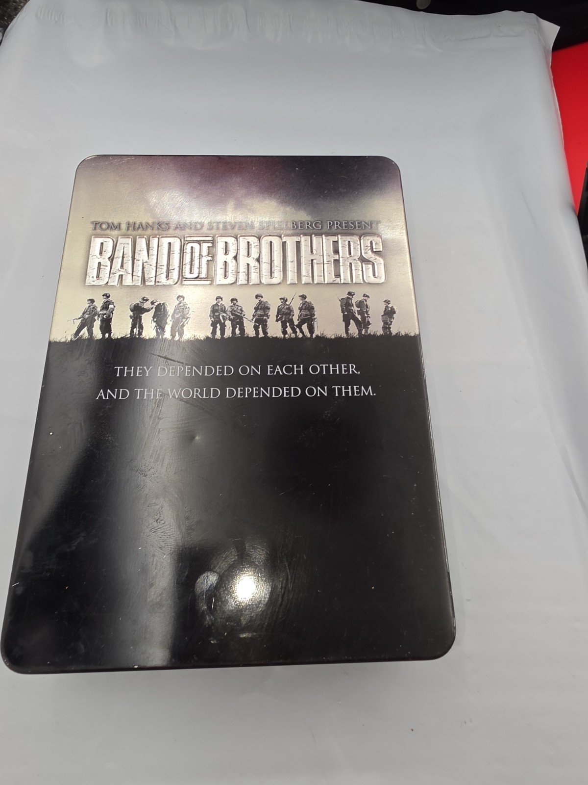 HBO Band of Brothers DVD Box Set OS Black Good Tin Case Spielberg Hanks