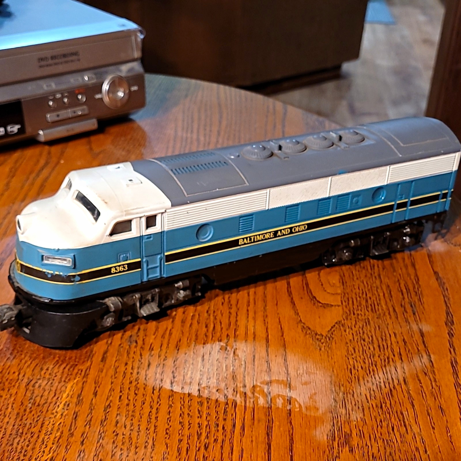 Lionel O Gauge Baltimore & Ohio 8363 Locomotive Analog Blue/Gray Lionel O Gauge Baltimore & Ohio 8363 Locomotive Analog Blue/Gray