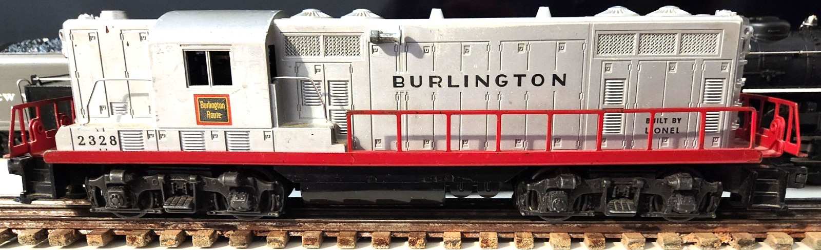Lionel 2328 Vintage O Burlington GP-7 Powered EMD Diesel Locomotive in g cd OB.