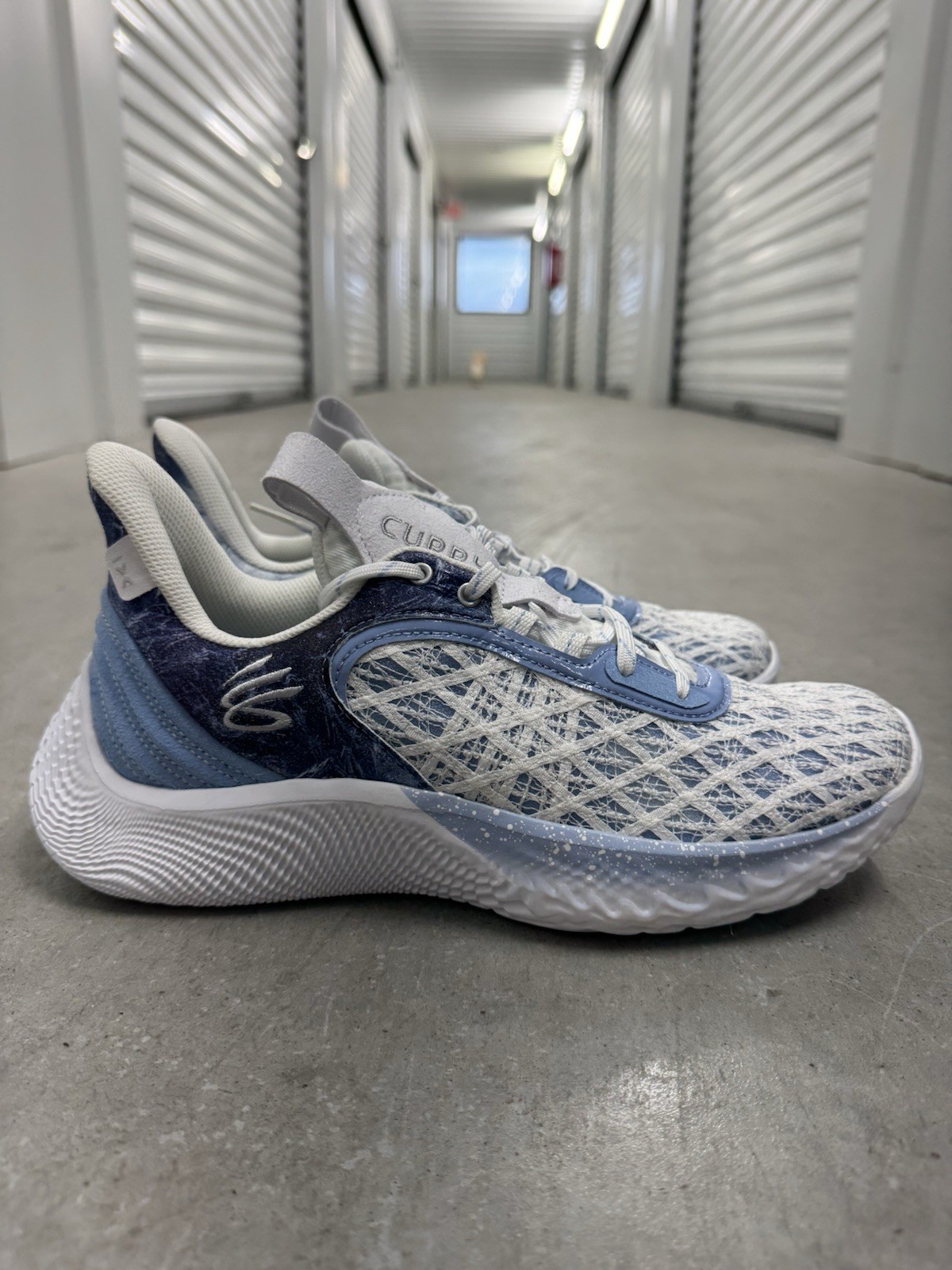 Under Armour Curry Flow 9 x Disney Frozen Basketball Men’s Size 8.5 3026200-408 Under Armour Curry Flow 9 x Disney Frozen Basketball Men’s Size 8.5 3026200-408