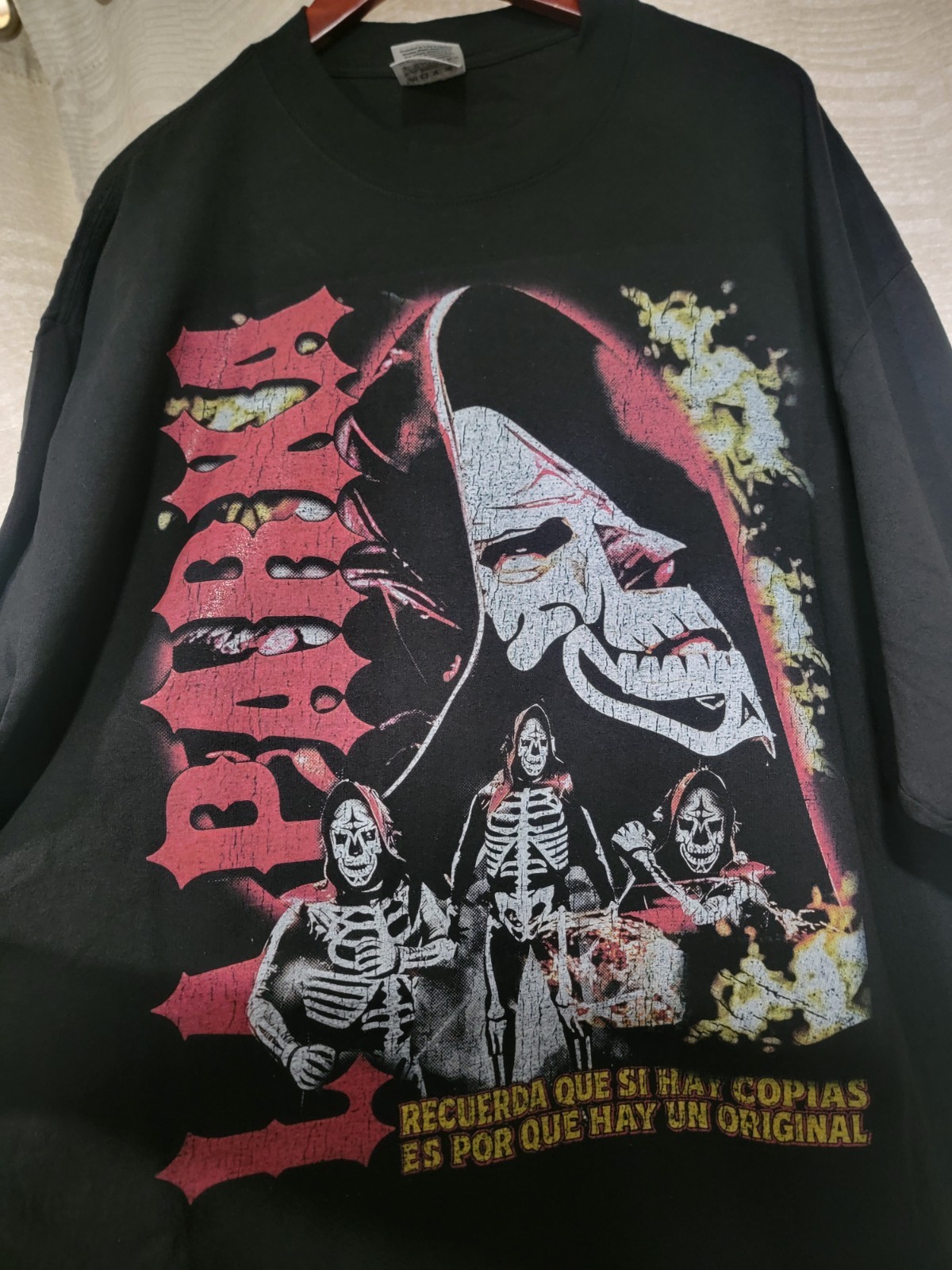 LA PARKA ON A SHAKA HEAVYWEIGHT GARMET DYED T SHIRT \ LA PARKA ON A SHAKA HEAVYWEIGHT GARMET DYED T SHIRT \