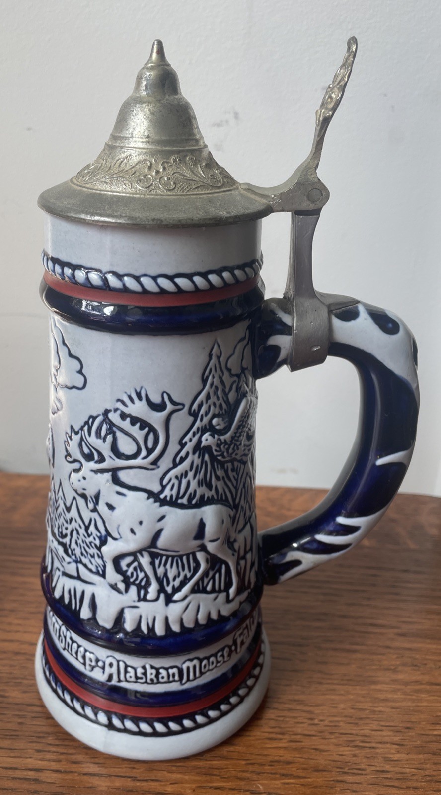 Vintage 1976 Avon 9.5” Lidded Beer Stein Hand Crafted In Brazil 527461 Animals Vintage 1976 Avon 9.5” Lidded Beer Stein Hand Crafted In Brazil 527461 Animals