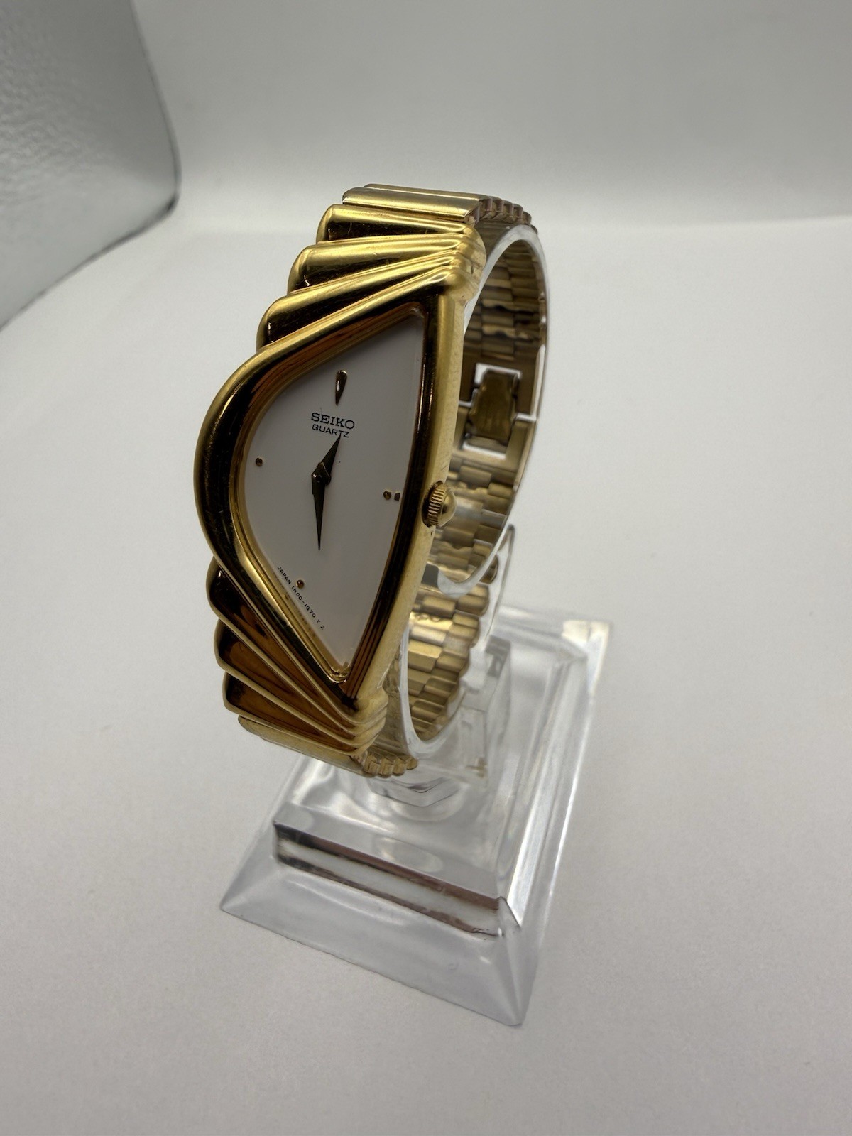 Women's Vintage 1991 Watch SEIKO 1N00-5E09* White Dial Asymmetrical Half Moon Women's Vintage 1991 Watch SEIKO 1N00-5E09* White Dial Asymmetrical Half Moon