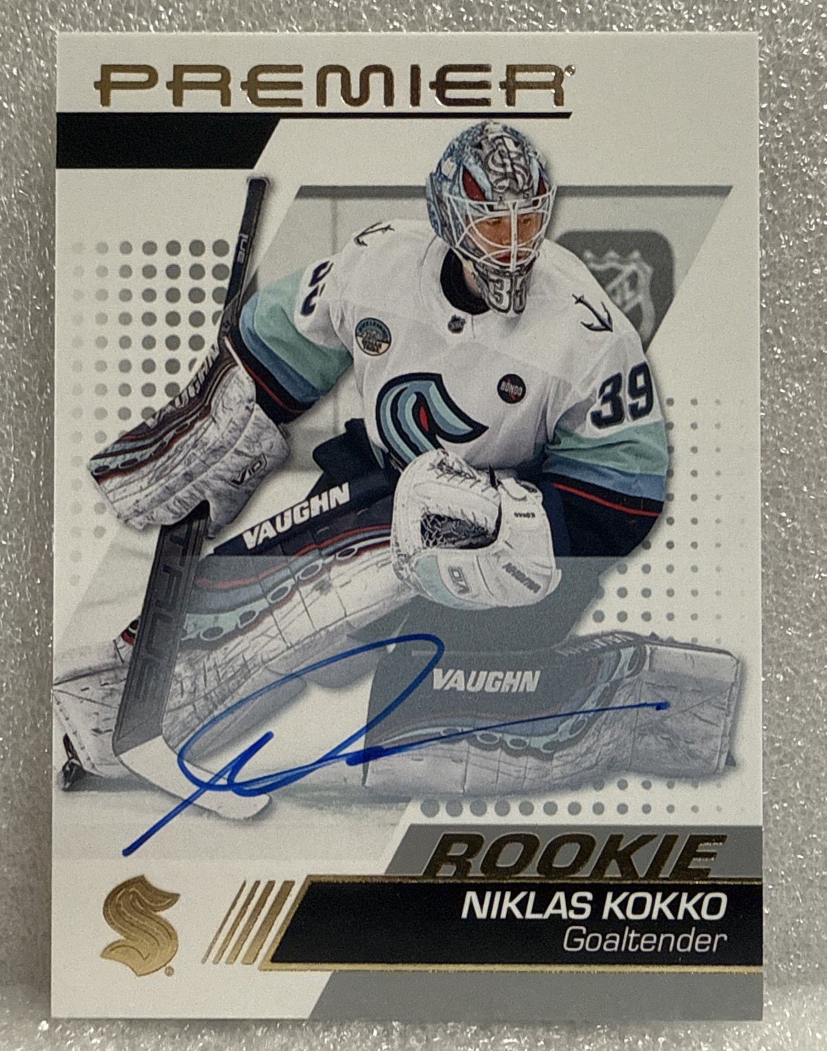 Upper Deck 2025-26 Premier Hockey Niklas Kokko Rookie Auto #136 Upper Deck 2025-26 Premier Hockey Niklas Kokko Rookie Auto #136