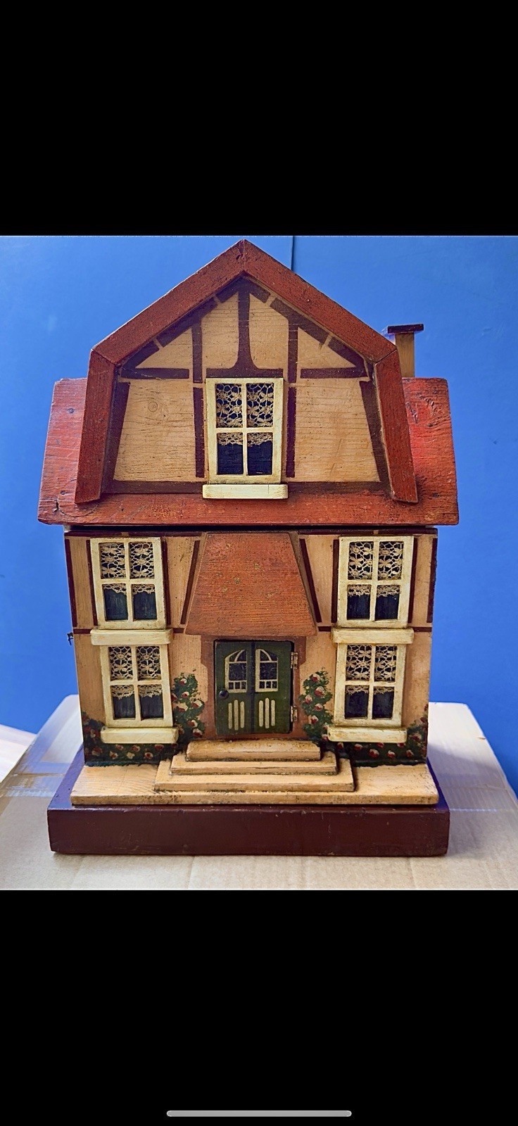 Antique.A Rare Early 20th Century ‘Albin Schönherr’ Dolls House.