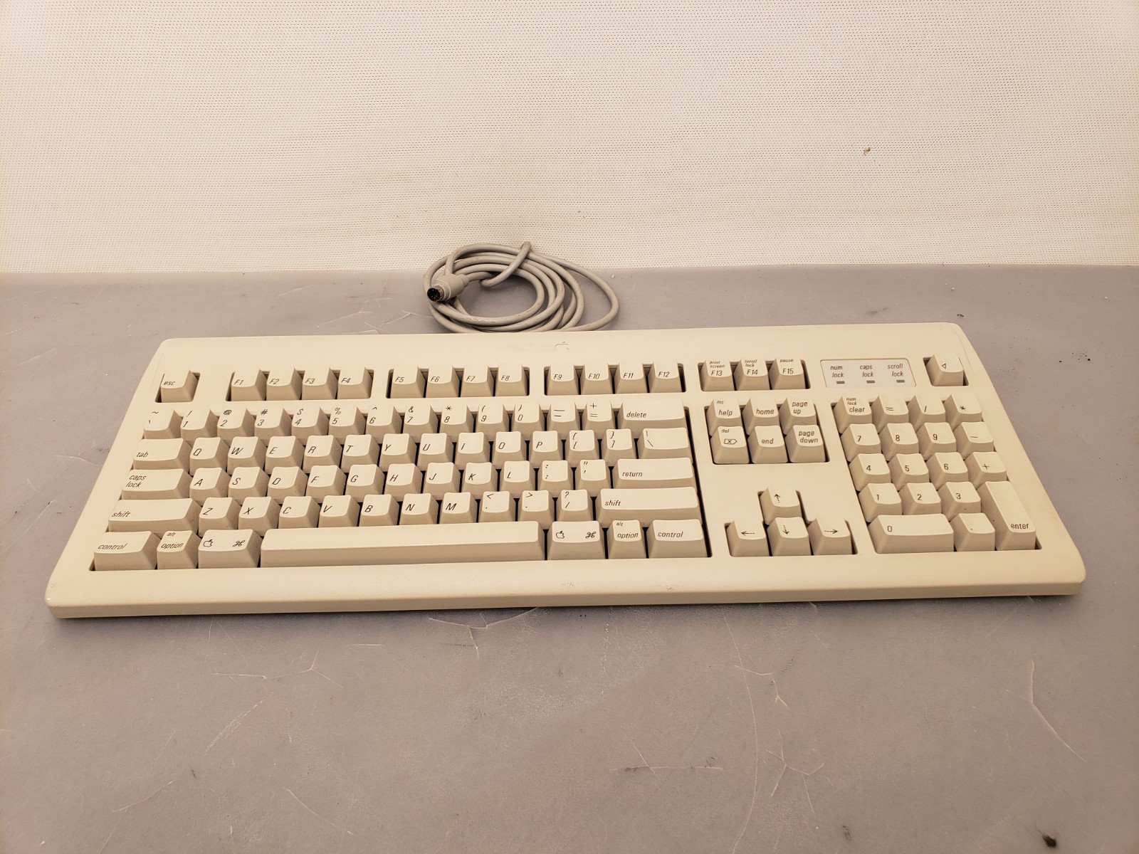 Vintage 1994 Apple AppleDesign Macintosh Keyboard II M2980 Vintage 1994 Apple AppleDesign Macintosh Keyboard II M2980