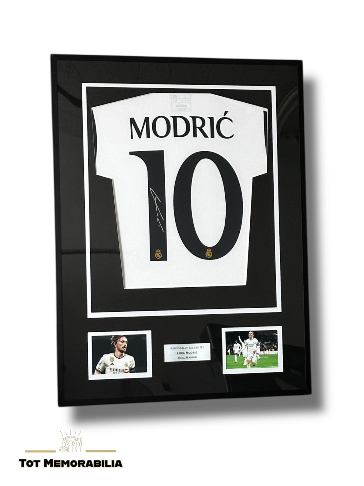 Luka Modric Signed & Framed Real Madrid Shirt Jersey WITH Proof & COA Luka Modric Signed & Framed Real Madrid Shirt Jersey WITH Proof & COA