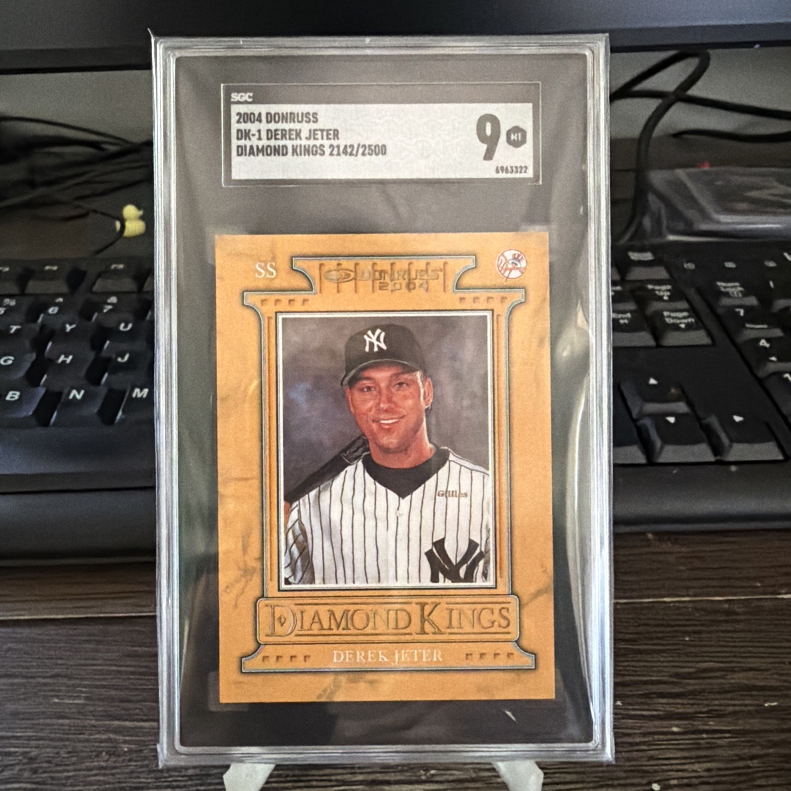 2004 Donruss Derek Jeter DK-1 Diamond Kings /2500 SP New York Yankees SGC 9