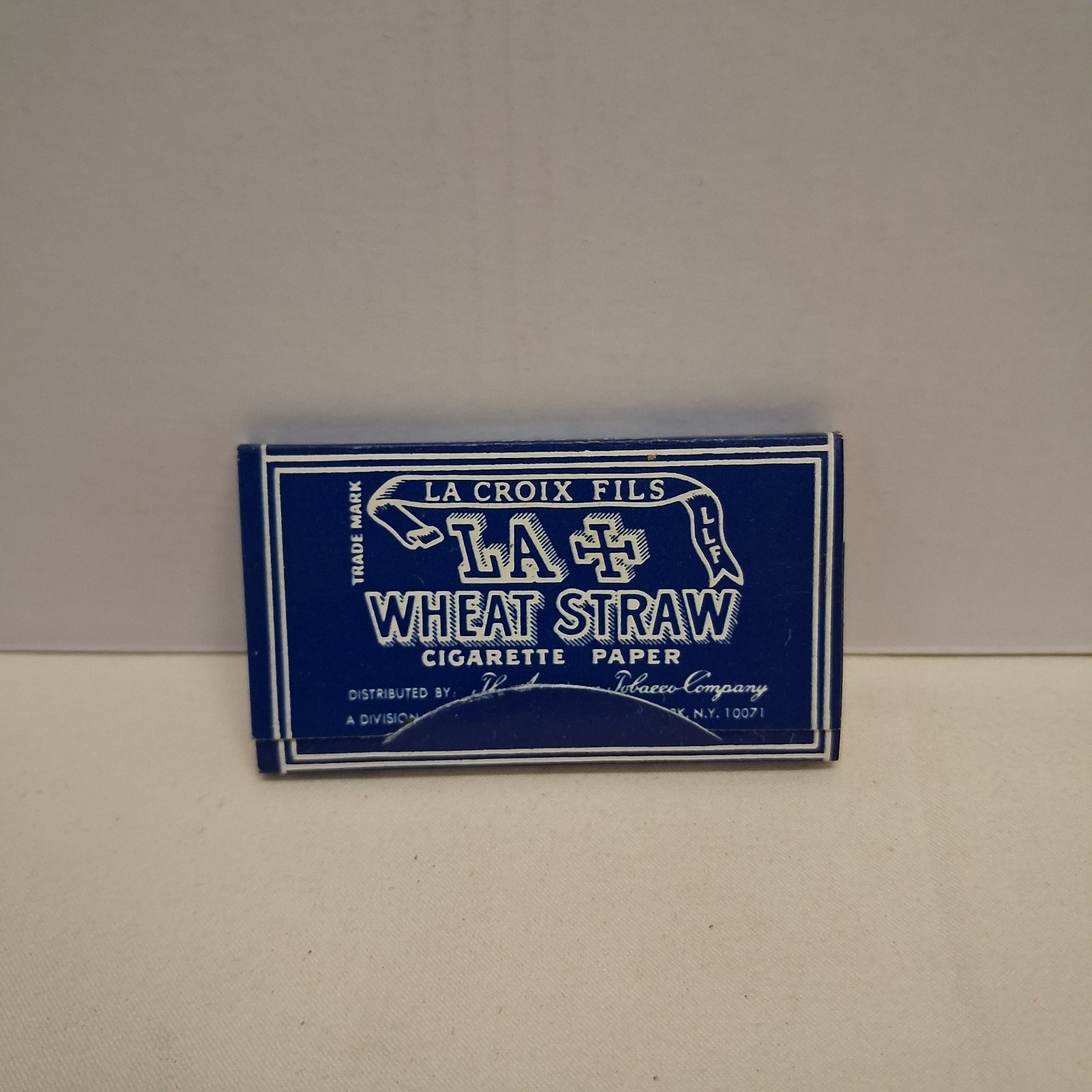 Antique LA + Wheat Straw Cigarette Paper Great Condition Antique LA + Wheat Straw Cigarette Paper Great Condition