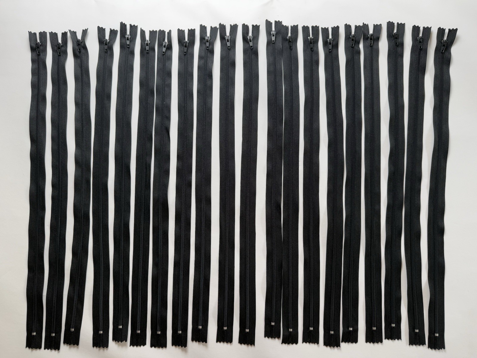Vintage NIP Zippers 18” Black #3 Coil Nylon Lot of 20 New NWOT