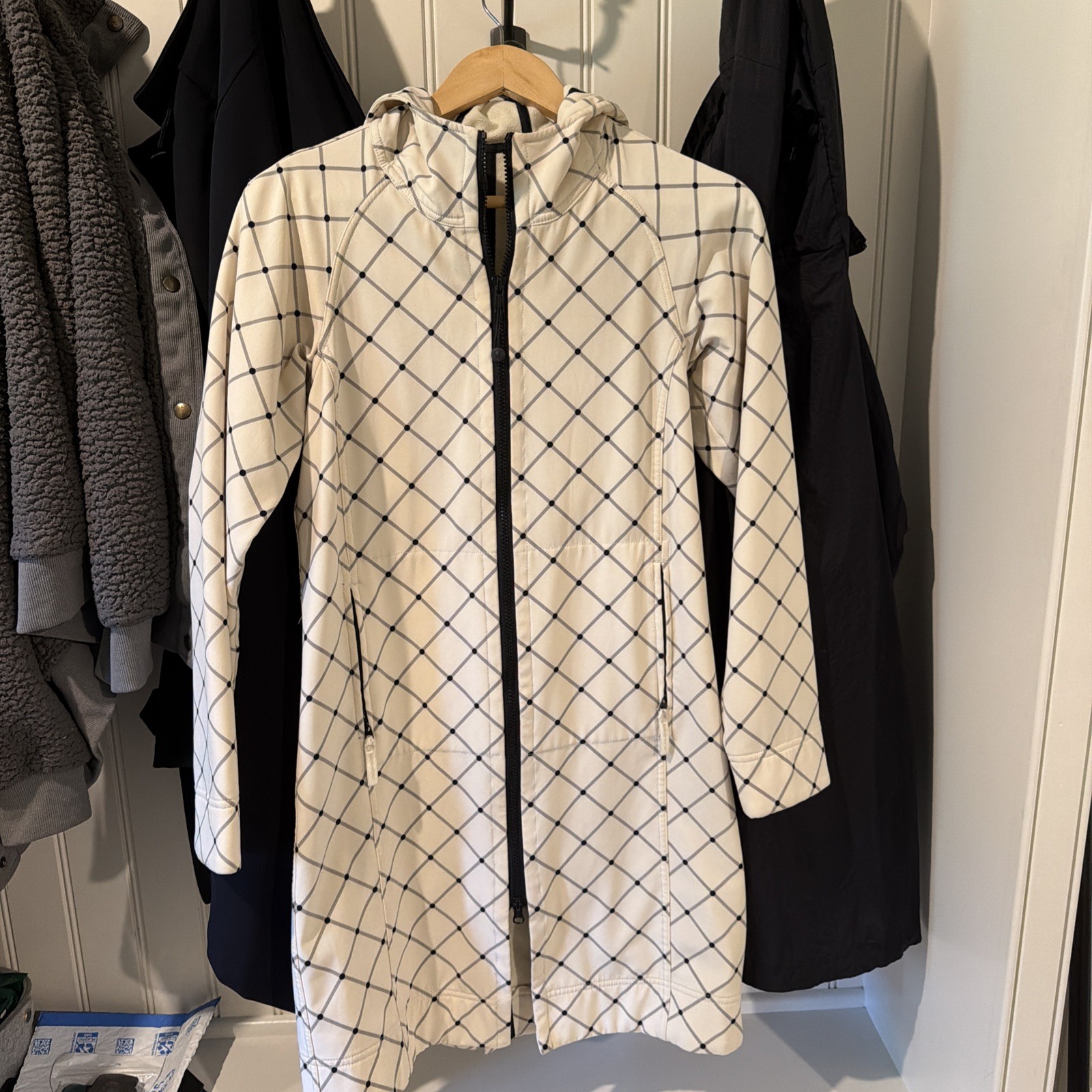 Rare Lululemon Apres  Rain Jacket Softshell Diamond Dots
