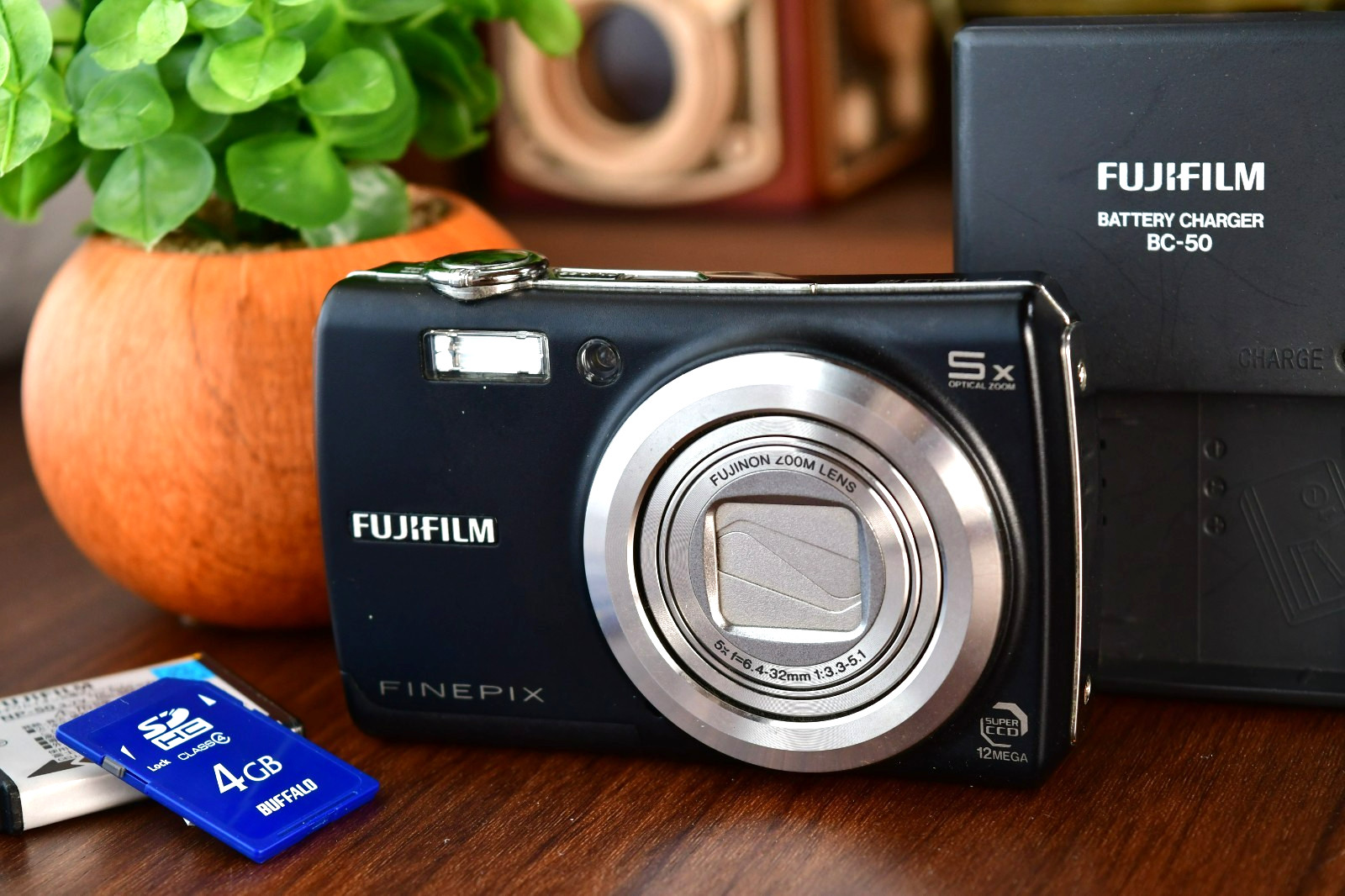 ⏯️[Excellent+5] Fujifilm FinePix F100fd 12.0MP 5x  Digital Camera From JAPAN