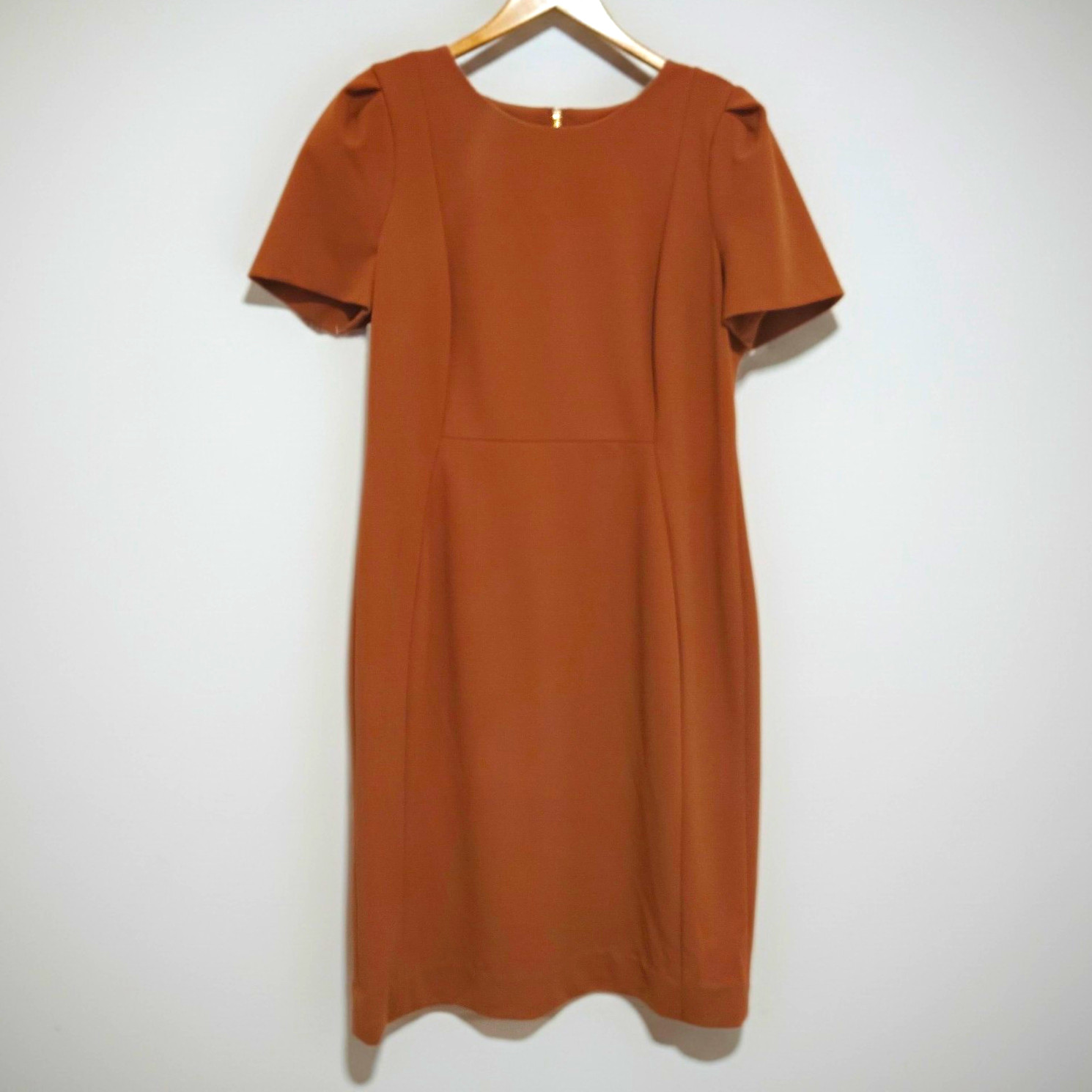 Calvin Klein – Scuba Sheath Dress
