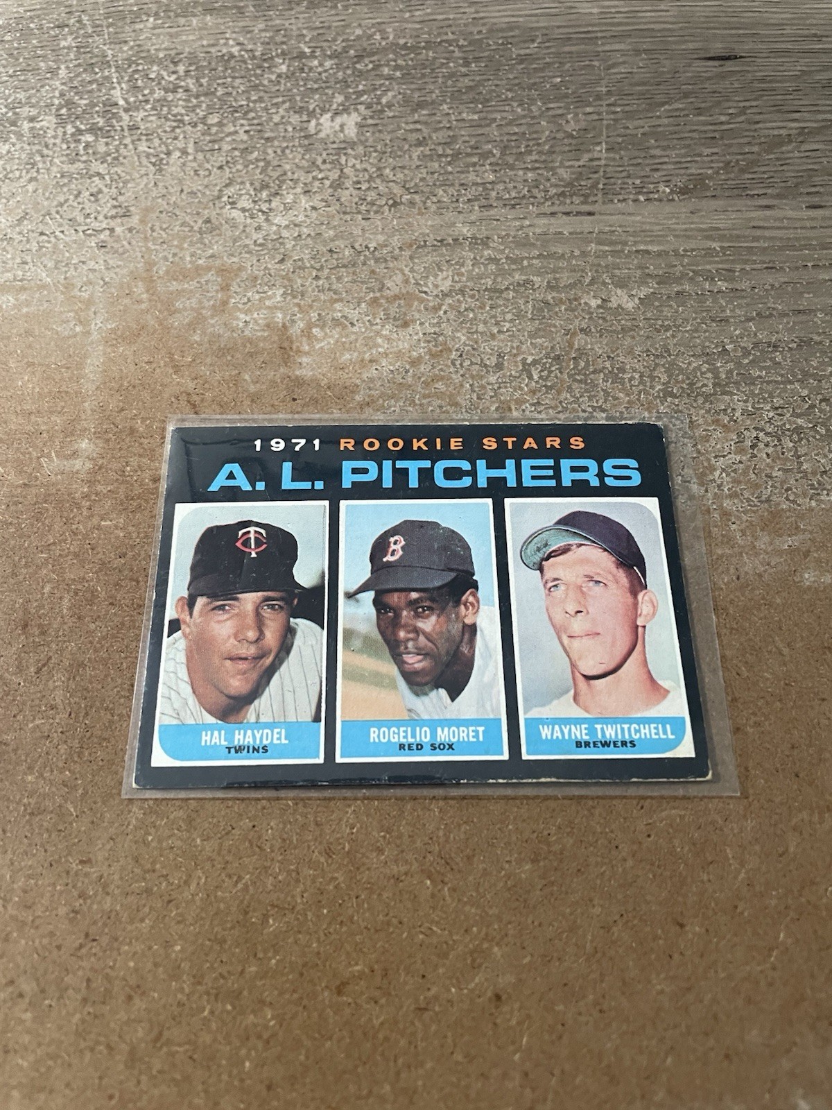 1971 Topps - High #692 Wayne Twitchell, Roger Moret, Hal Haydel (RC) SP 1971 Topps - High #692 Wayne Twitchell, Roger Moret, Hal Haydel (RC) SP