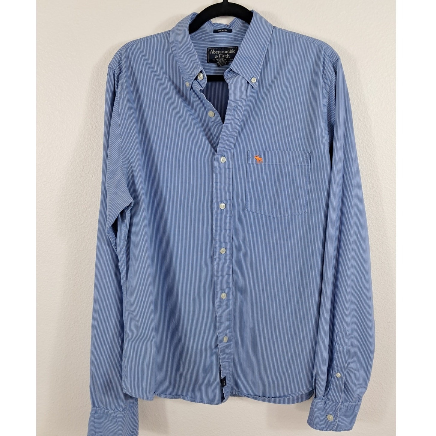 Men\'s Abercrombie & Fitch Blue Pinstriped Button Up Shirt Size XL Men\'s Abercrombie & Fitch Blue Pinstriped Button Up Shirt Size XL