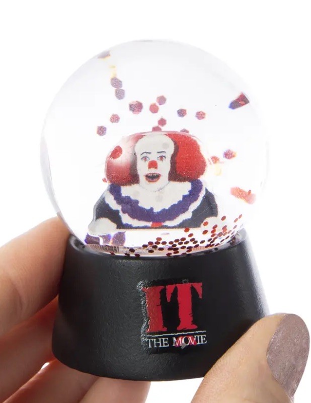 NIB CultureFly WB Horror Pennywise IT Movie Halloween Mini Snow Globe SAME DAY S NIB CultureFly WB Horror Pennywise IT Movie Halloween Mini Snow Globe SAME DAY S