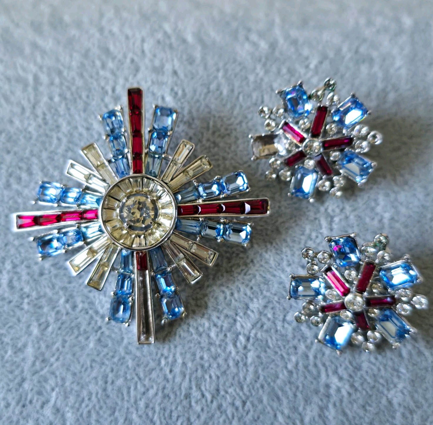 Vintage Trifari Pat Pending Brooch Clip-on Set Red White Blue Rare PLEASE READ
