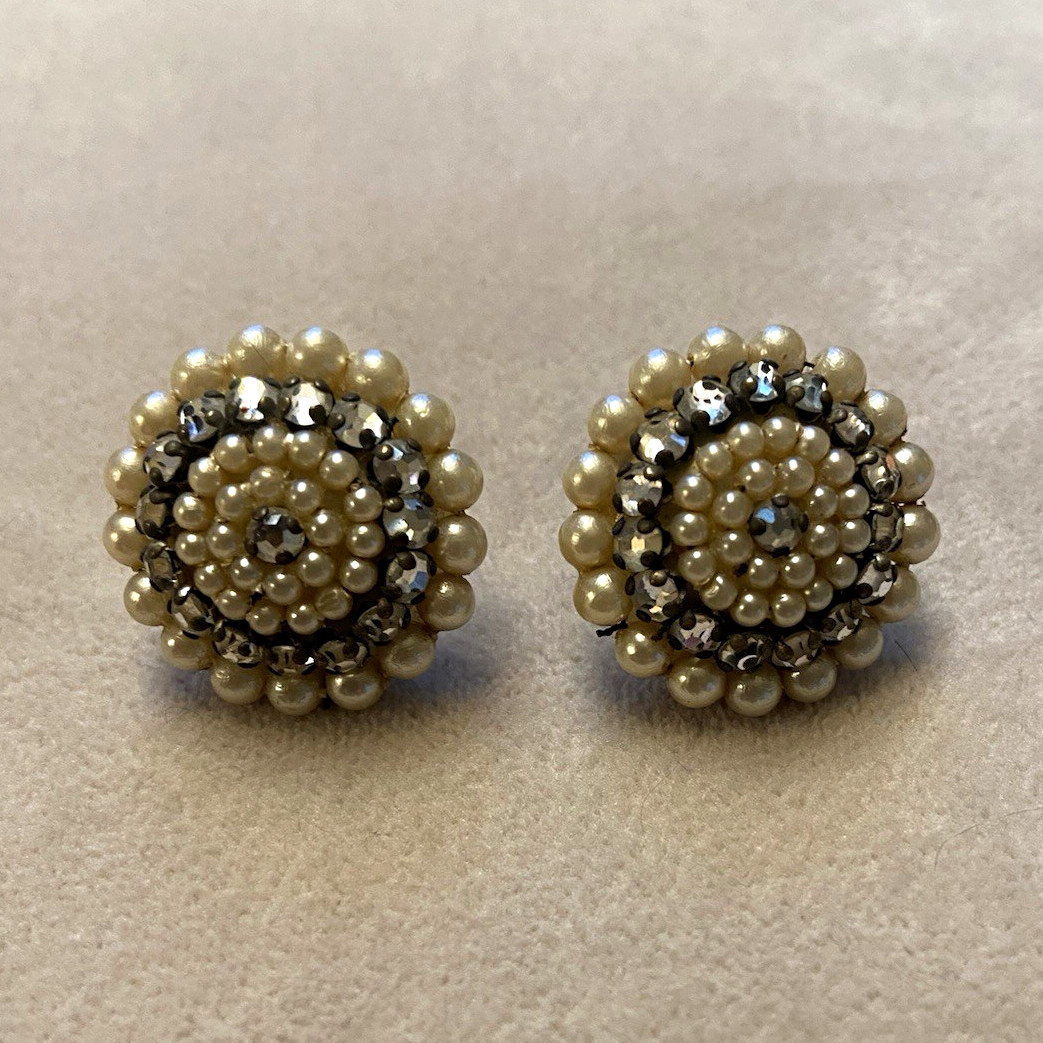 Vintage mid century faux Pearl Cluster clip Earrings Silver Tone Screw Back