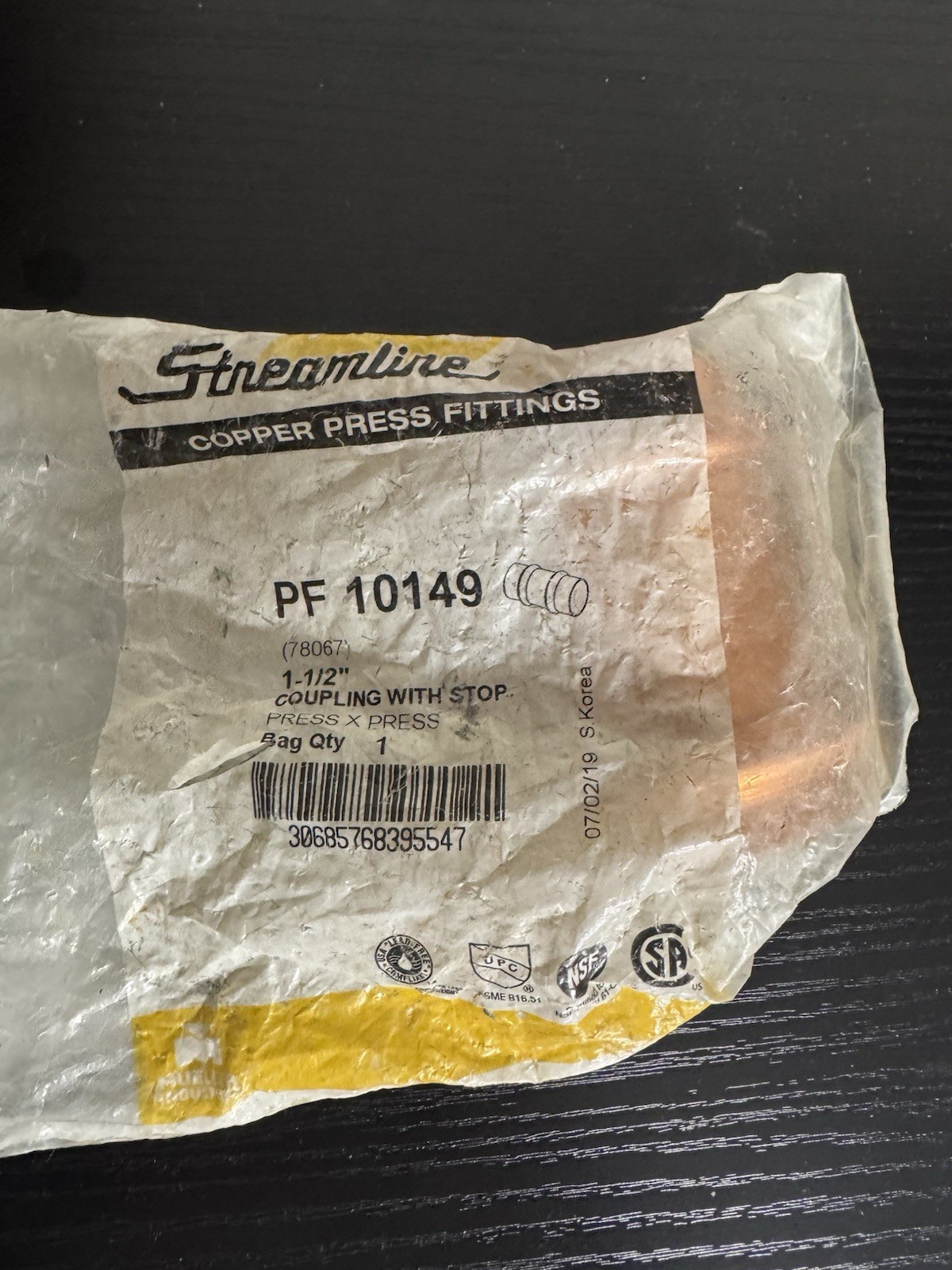 Streamline 1-1/2”in. Press Copper Coupling WITH STOP. BUNDLE OF 11 PCS Streamline 1-1/2”in. Press Copper Coupling WITH STOP. BUNDLE OF 11 PCS
