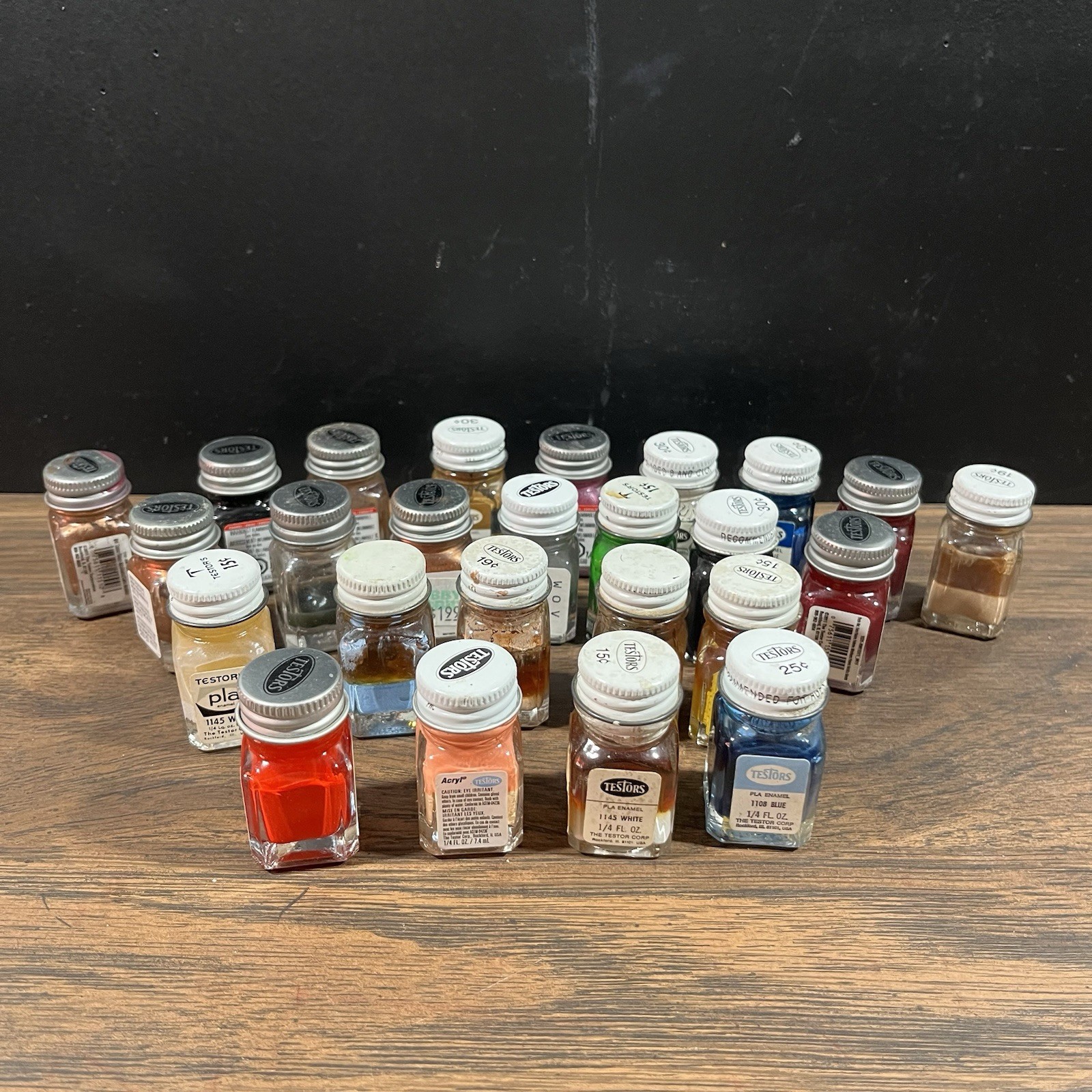 Vintage Testors Model Paint Lot of 25 Enamel Acrylic 1/4 oz Glass Bottles READ Vintage Testors Model Paint Lot of 25 Enamel Acrylic 1/4 oz Glass Bottles READ