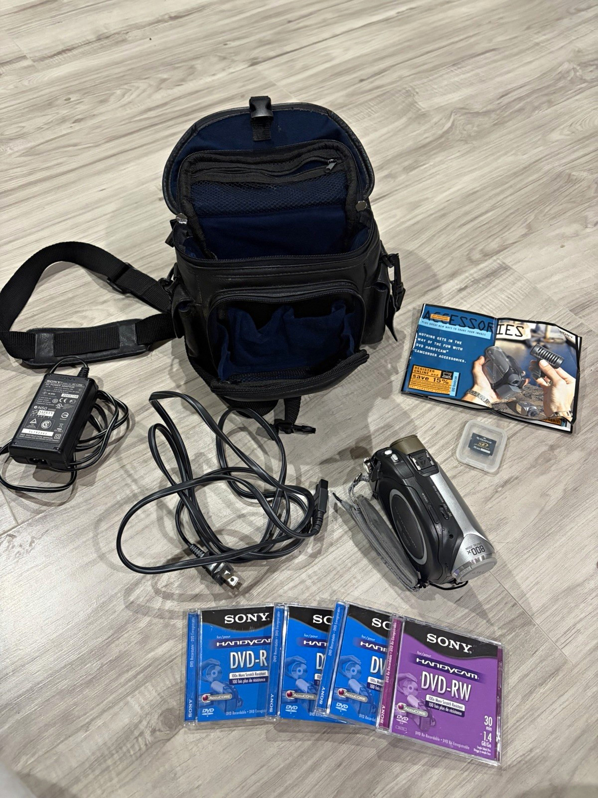Sony Handycam DCR-DVD92 DVD Camcorder 20x/800x 2.7