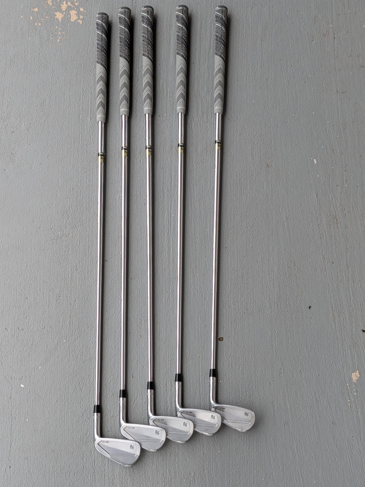 Sub 70 669-TC Forged Iron Set 6-PW RH True Temper Dynamic Gold Steel
